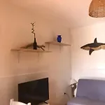 The Shark's House Apartman *